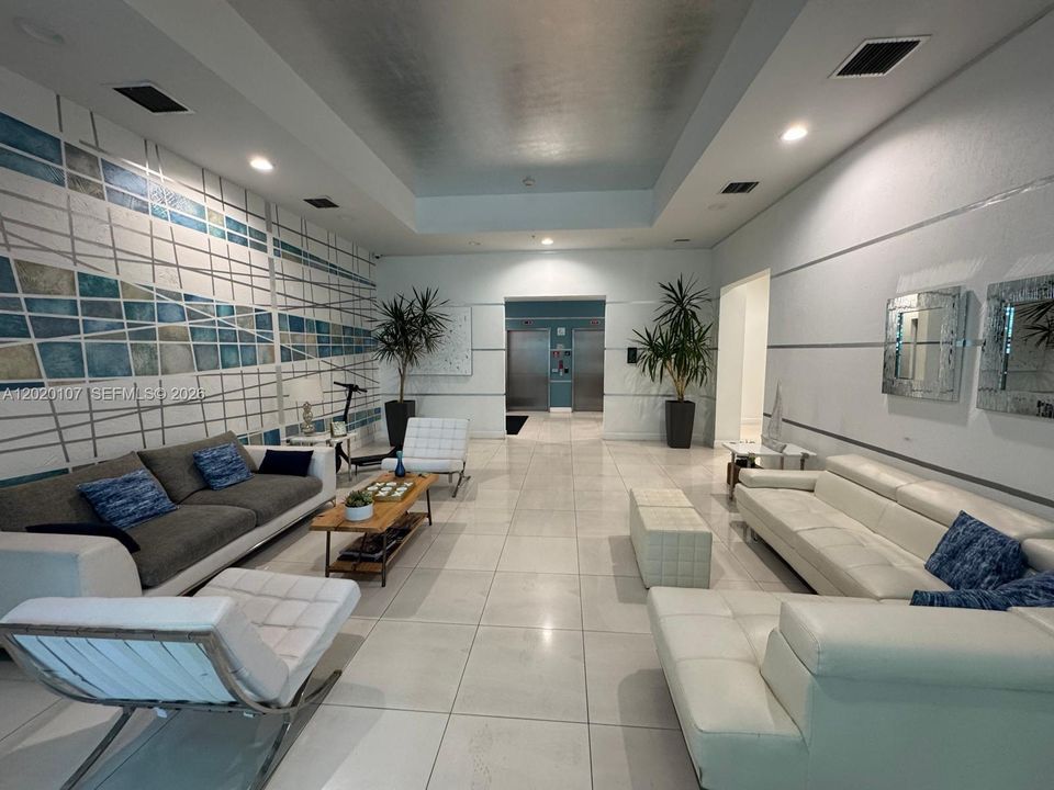 En Venta: $489,000 (2 camas, 2 baños, 846 Pies cuadrados)
