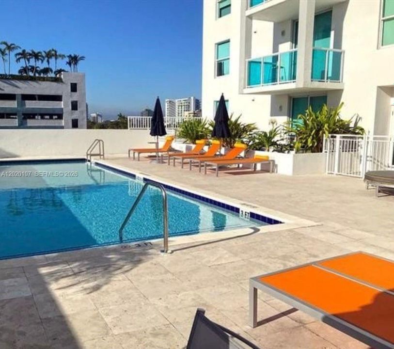 En Venta: $489,000 (2 camas, 2 baños, 846 Pies cuadrados)