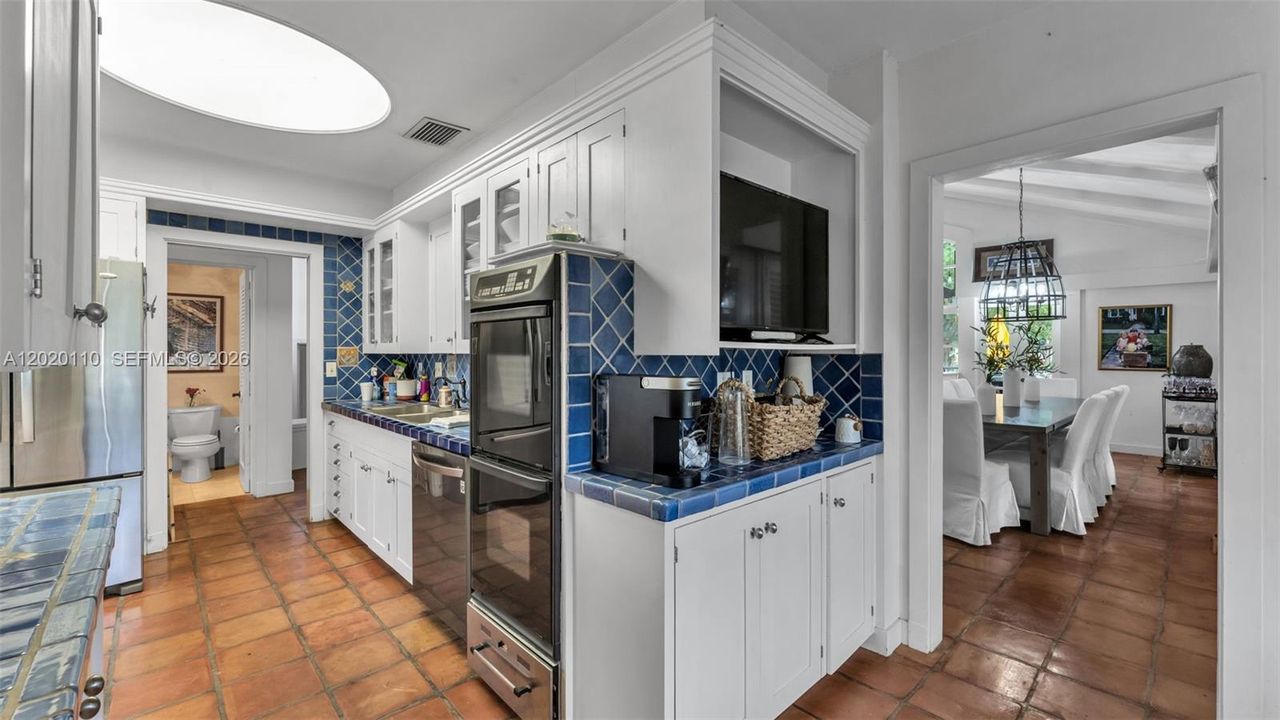 For Sale: $760,000 (4 beds, 2 baths, 3502 Square Feet)