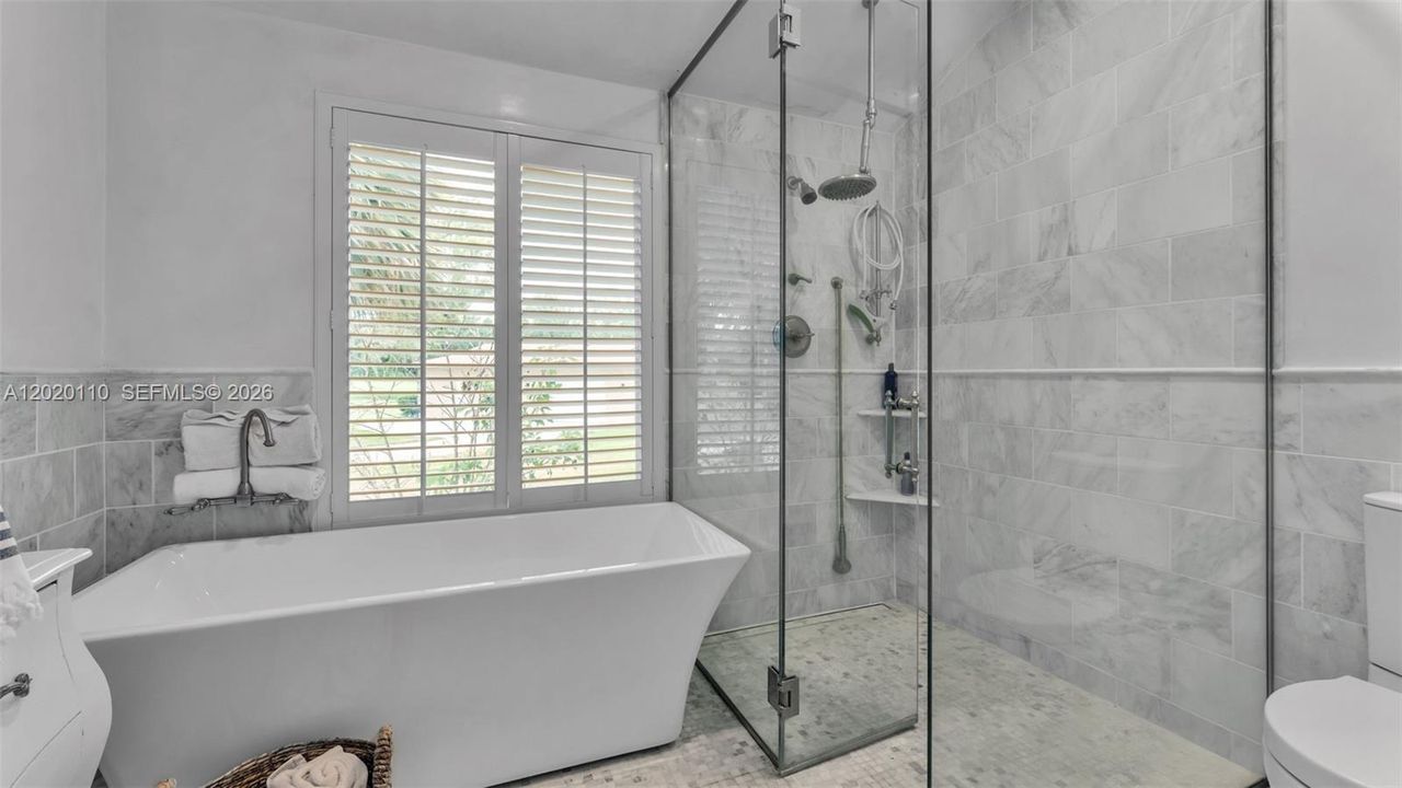 For Sale: $760,000 (4 beds, 2 baths, 3502 Square Feet)