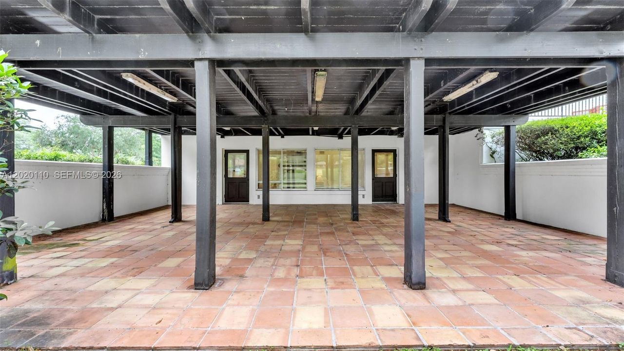 For Sale: $760,000 (4 beds, 2 baths, 3502 Square Feet)