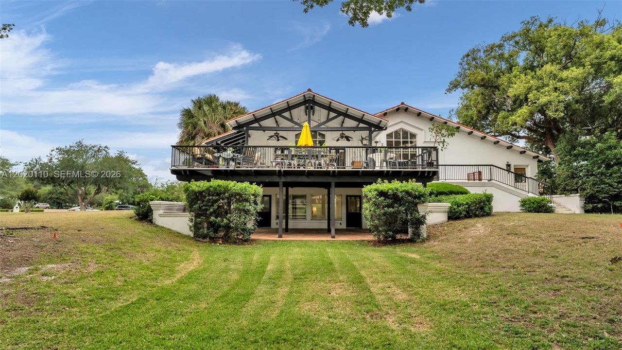 For Sale: $760,000 (4 beds, 2 baths, 3502 Square Feet)