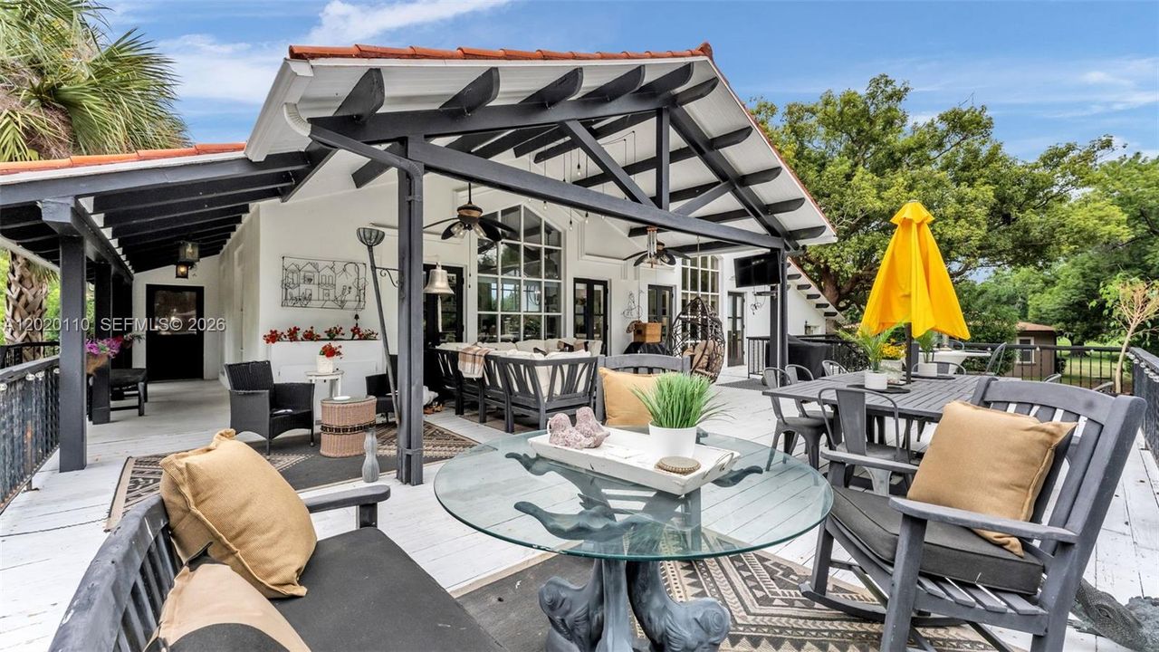 For Sale: $760,000 (4 beds, 2 baths, 3502 Square Feet)