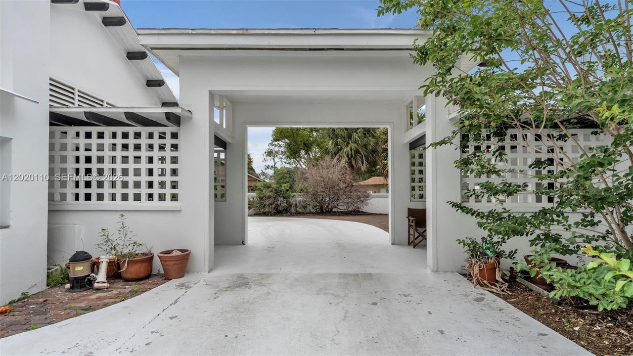 For Sale: $760,000 (4 beds, 2 baths, 3502 Square Feet)