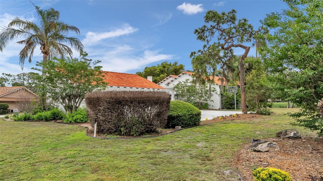 For Sale: $760,000 (4 beds, 2 baths, 3502 Square Feet)