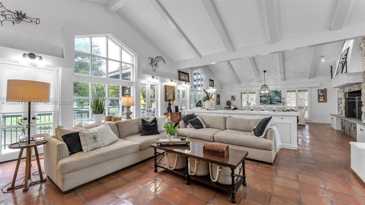 For Sale: $760,000 (4 beds, 2 baths, 3502 Square Feet)