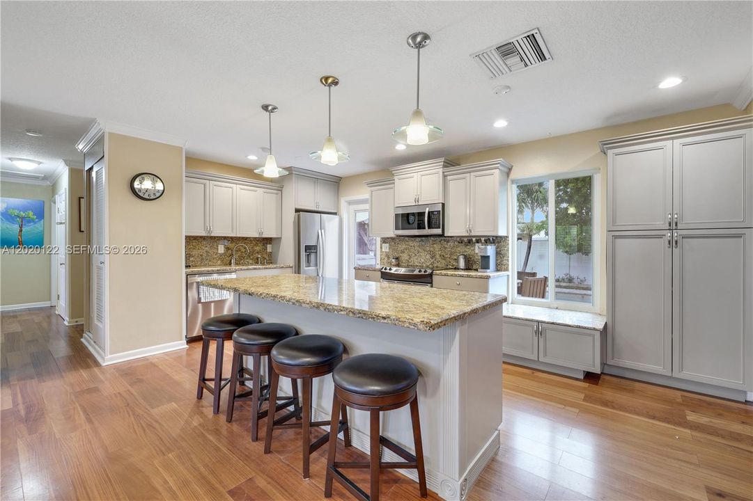 For Rent: $6,500 (3 beds, 2 baths, 1248 Square Feet)