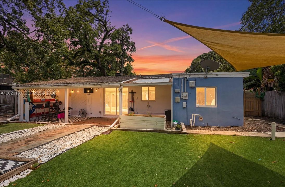 Active With Contract: $499,900 (3 beds, 2 baths, 1403 Square Feet)