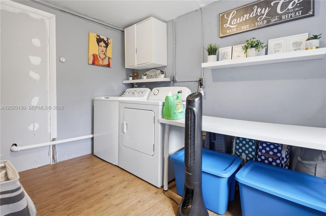 Active With Contract: $499,900 (3 beds, 2 baths, 1403 Square Feet)