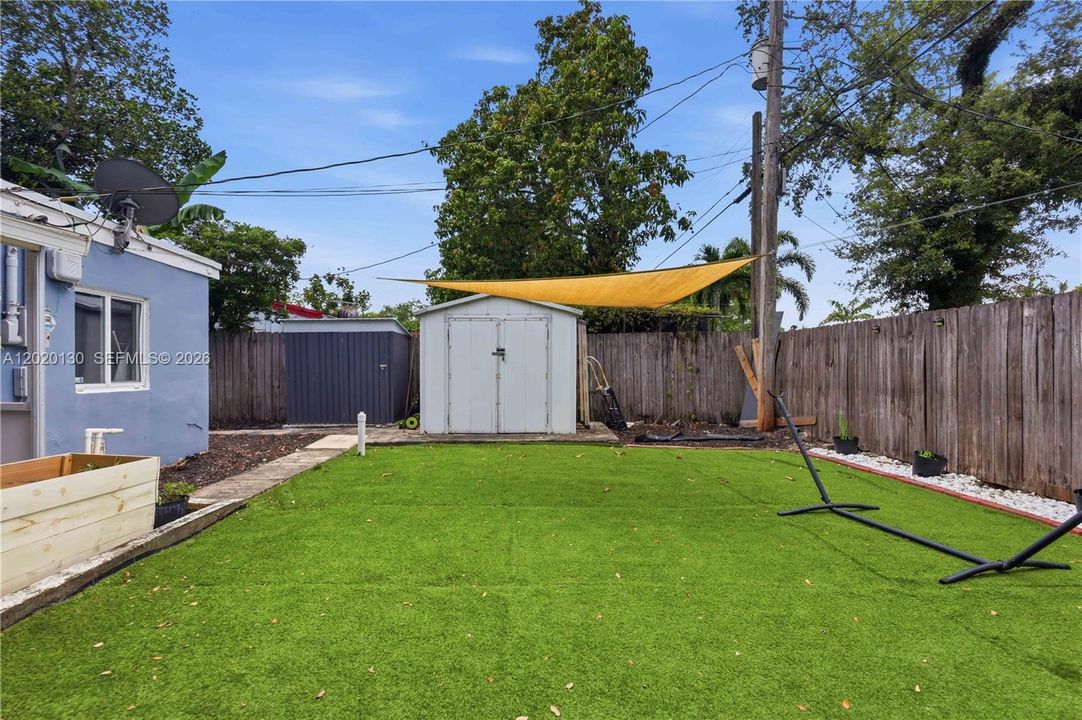 Active With Contract: $499,900 (3 beds, 2 baths, 1403 Square Feet)