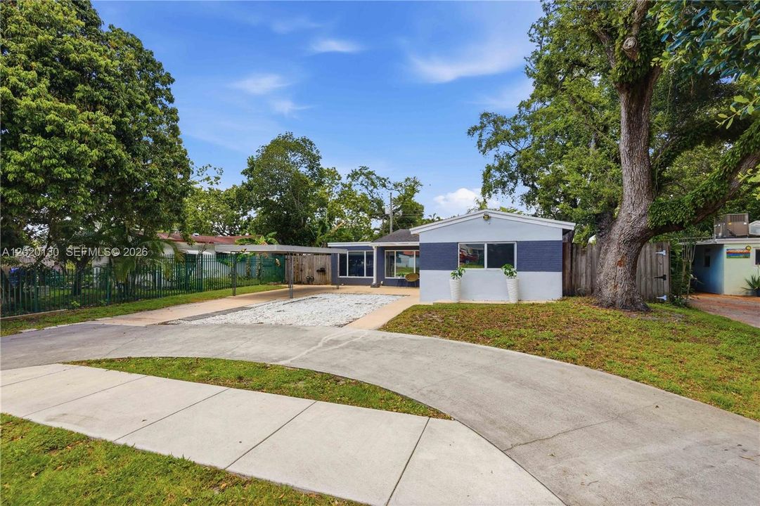 Active With Contract: $499,900 (3 beds, 2 baths, 1403 Square Feet)
