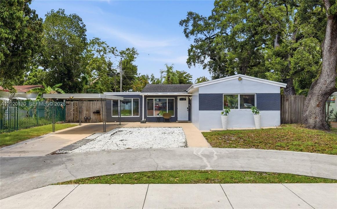 Active With Contract: $499,900 (3 beds, 2 baths, 1403 Square Feet)