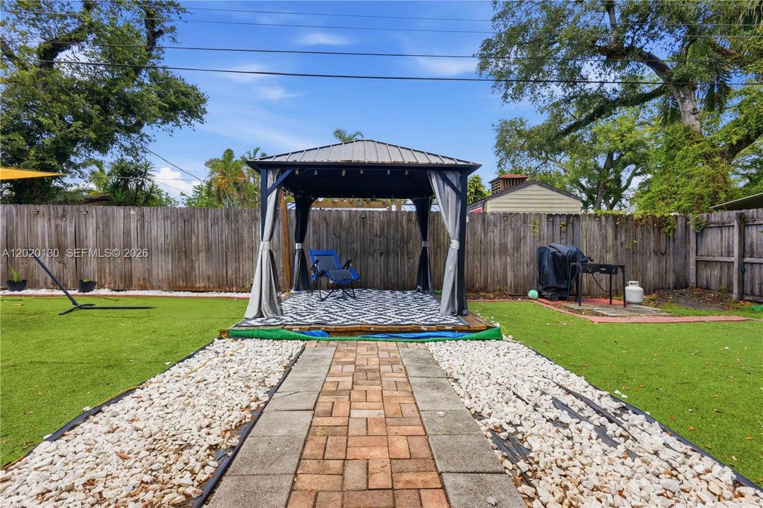 Active With Contract: $499,900 (3 beds, 2 baths, 1403 Square Feet)