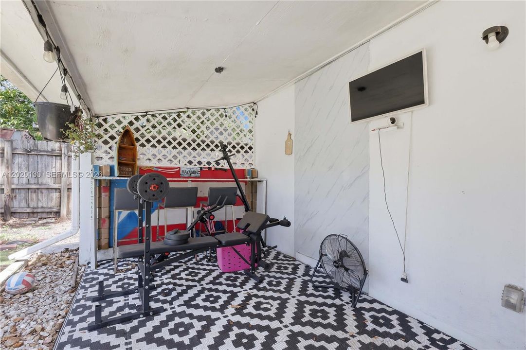 Active With Contract: $499,900 (3 beds, 2 baths, 1403 Square Feet)