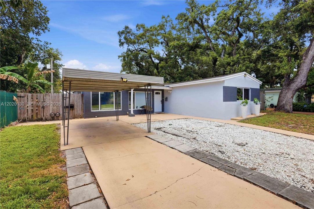 Active With Contract: $499,900 (3 beds, 2 baths, 1403 Square Feet)