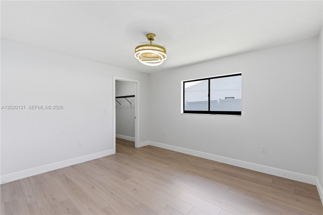 На продажу: $499,999 (3 спален, 2 ванн, 2012 Квадратных фут)