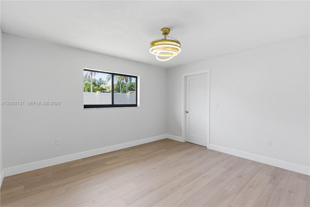 На продажу: $499,999 (3 спален, 2 ванн, 2012 Квадратных фут)