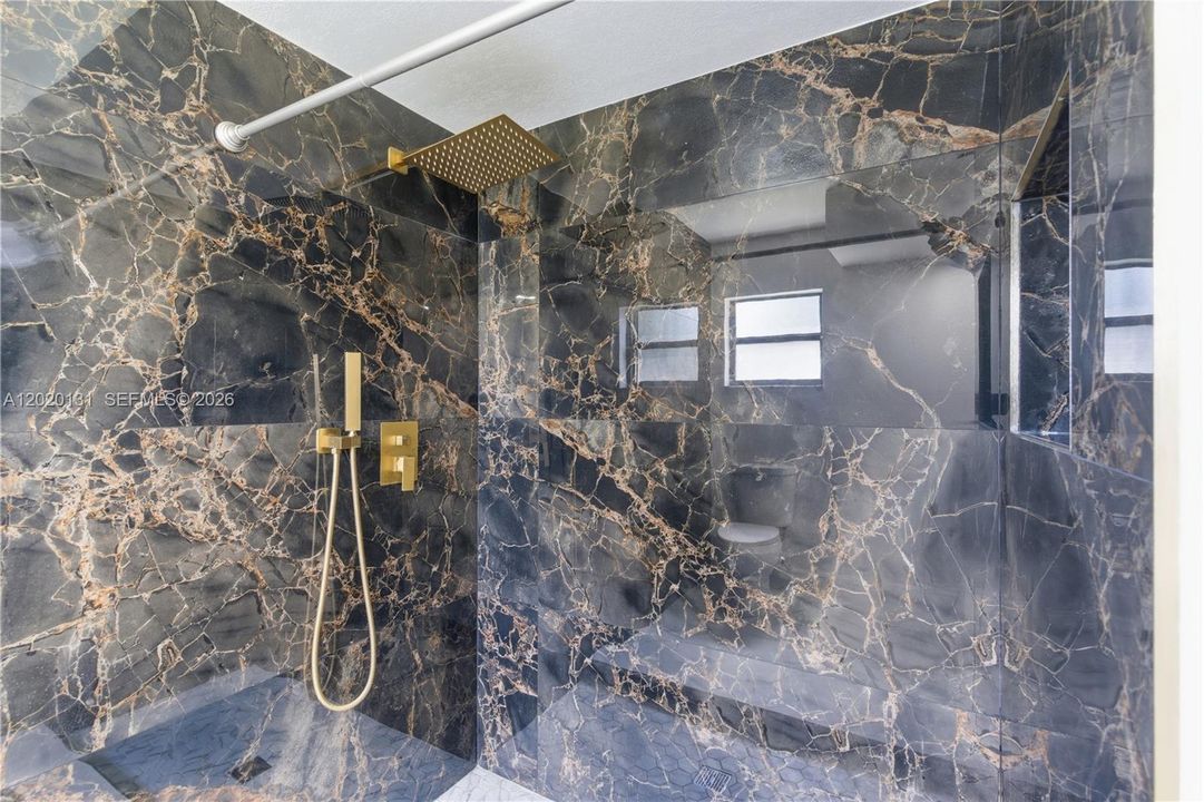 На продажу: $499,999 (3 спален, 2 ванн, 2012 Квадратных фут)