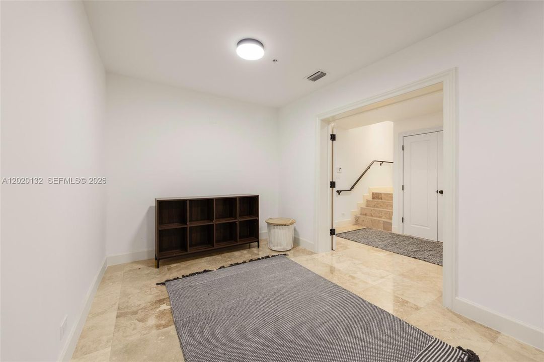 En Renta: $15,500 (3 camas, 3 baños, 2678 Pies cuadrados)