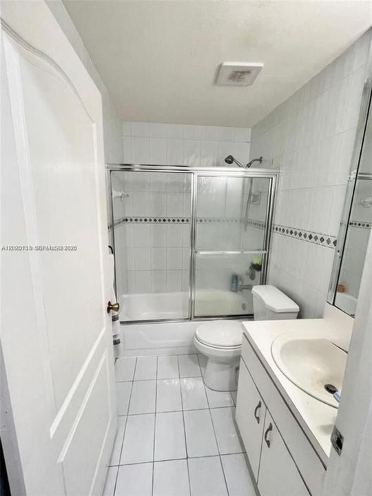 Active With Contract: $3,000 (3 beds, 2 baths, 1747 Square Feet)