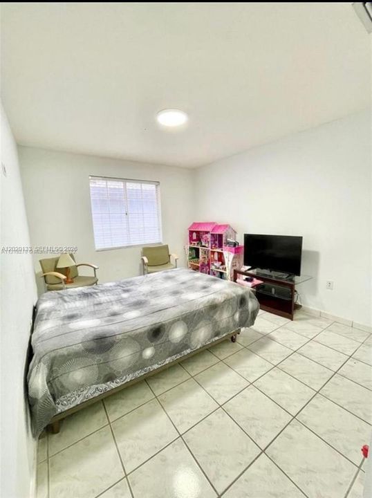 Active With Contract: $3,000 (3 beds, 2 baths, 1747 Square Feet)