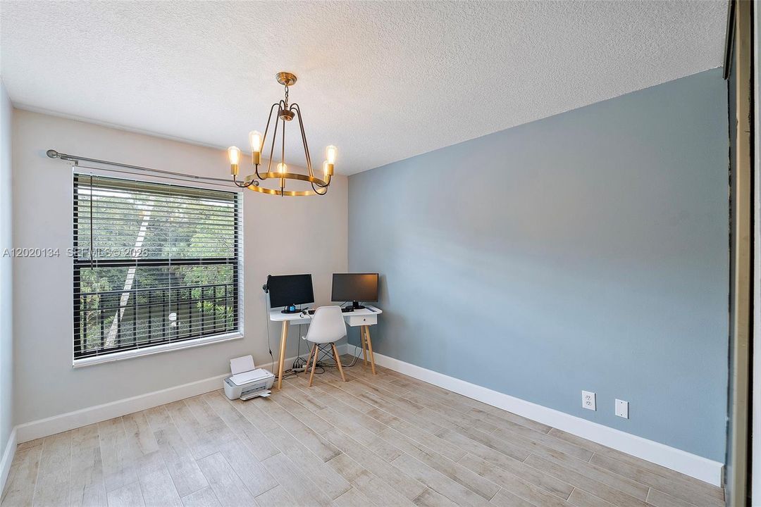For Sale: $275,000 (2 beds, 2 baths, 1130 Square Feet)