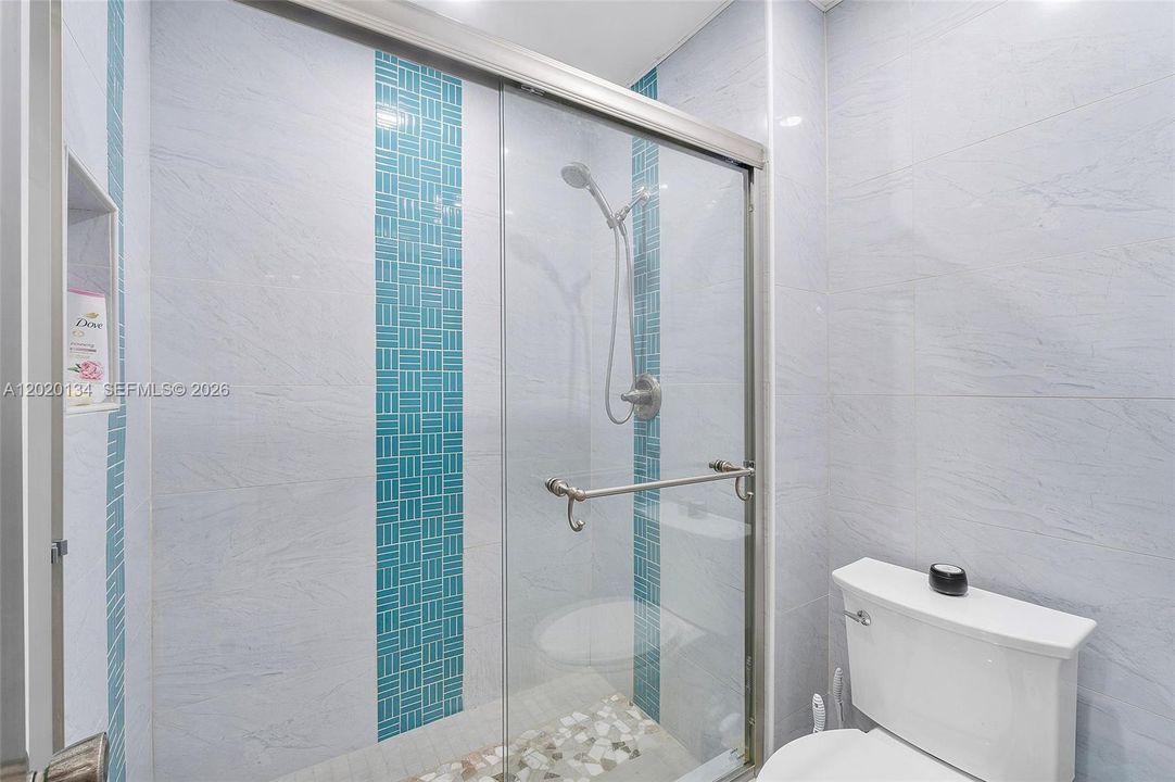 For Sale: $275,000 (2 beds, 2 baths, 1130 Square Feet)