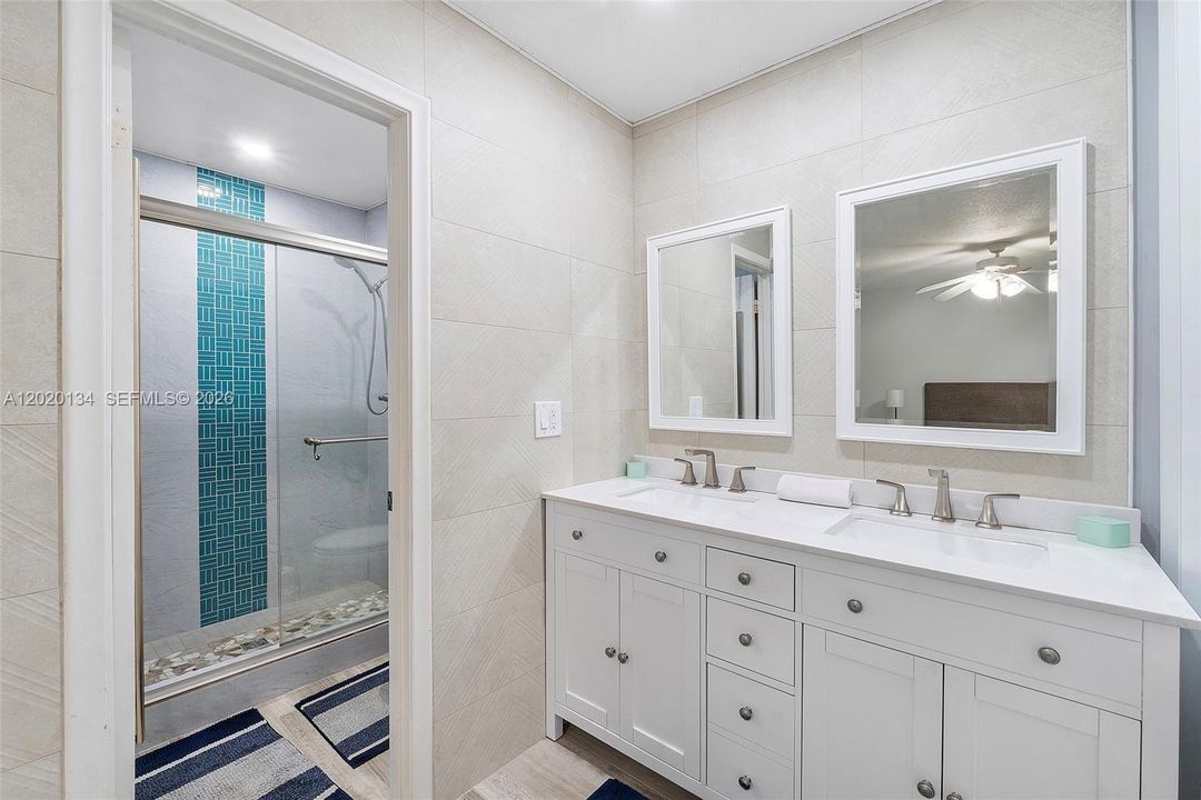 For Sale: $275,000 (2 beds, 2 baths, 1130 Square Feet)