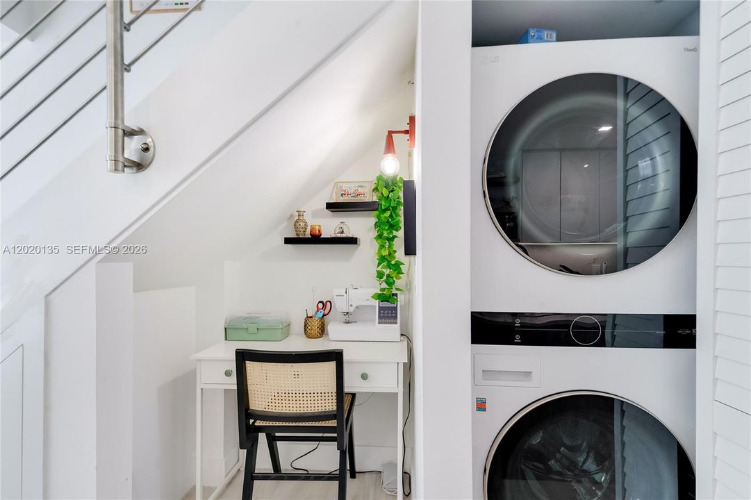 For Sale: $650,000 (1 beds, 1 baths, 790 Square Feet)