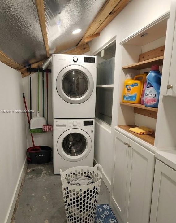 Activo con contrato: $1,750 (1 camas, 1 baños, 1432 Pies cuadrados)