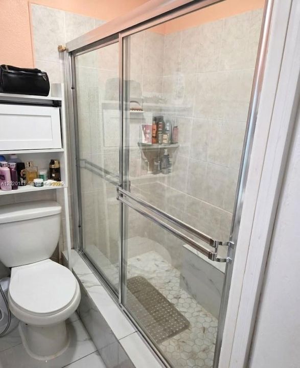 Activo con contrato: $1,750 (1 camas, 1 baños, 1432 Pies cuadrados)