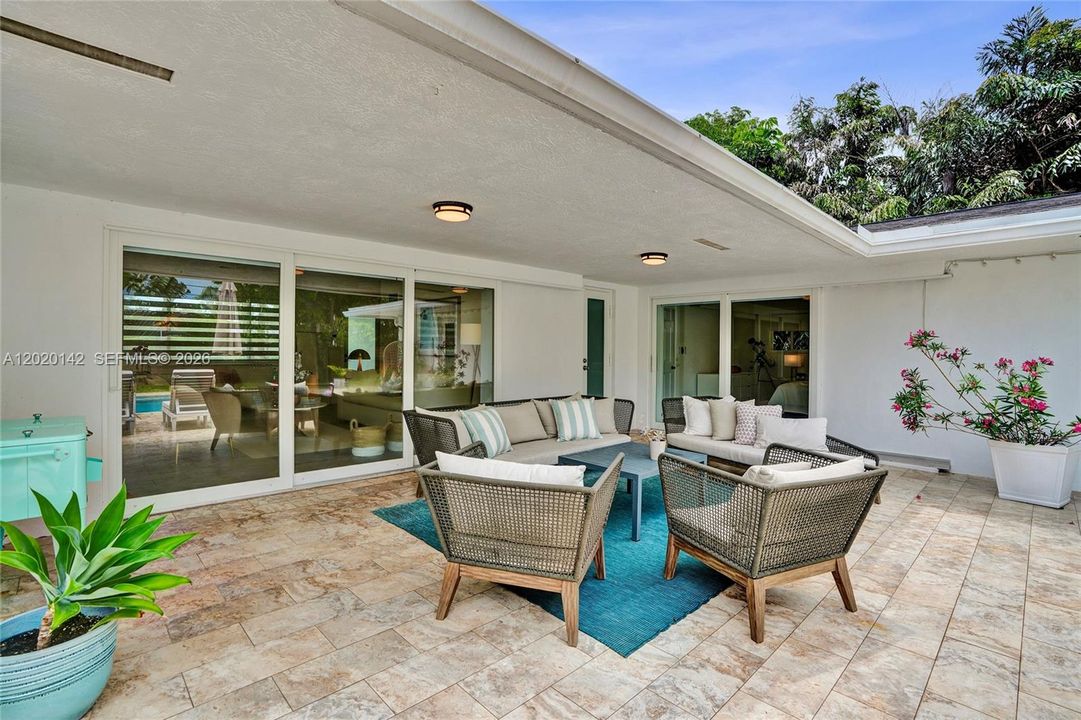 For Sale: $1,890,000 (5 beds, 3 baths, 2611 Square Feet)