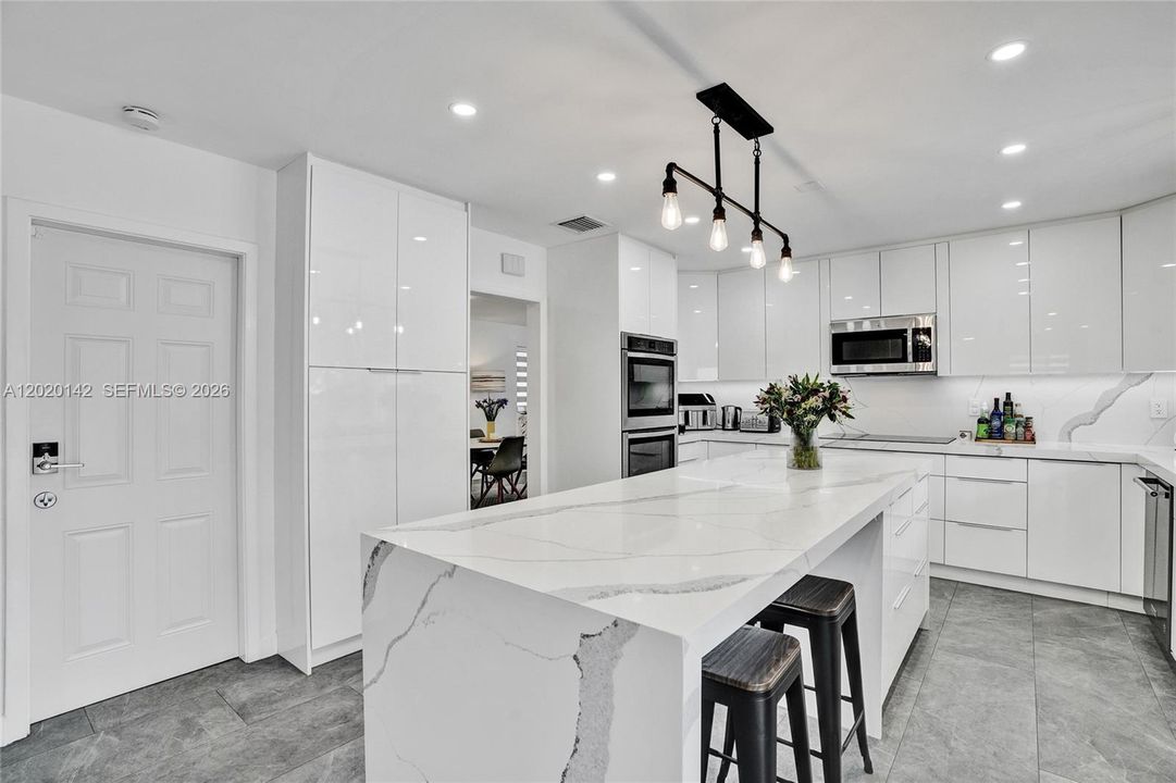 For Sale: $1,890,000 (5 beds, 3 baths, 2611 Square Feet)