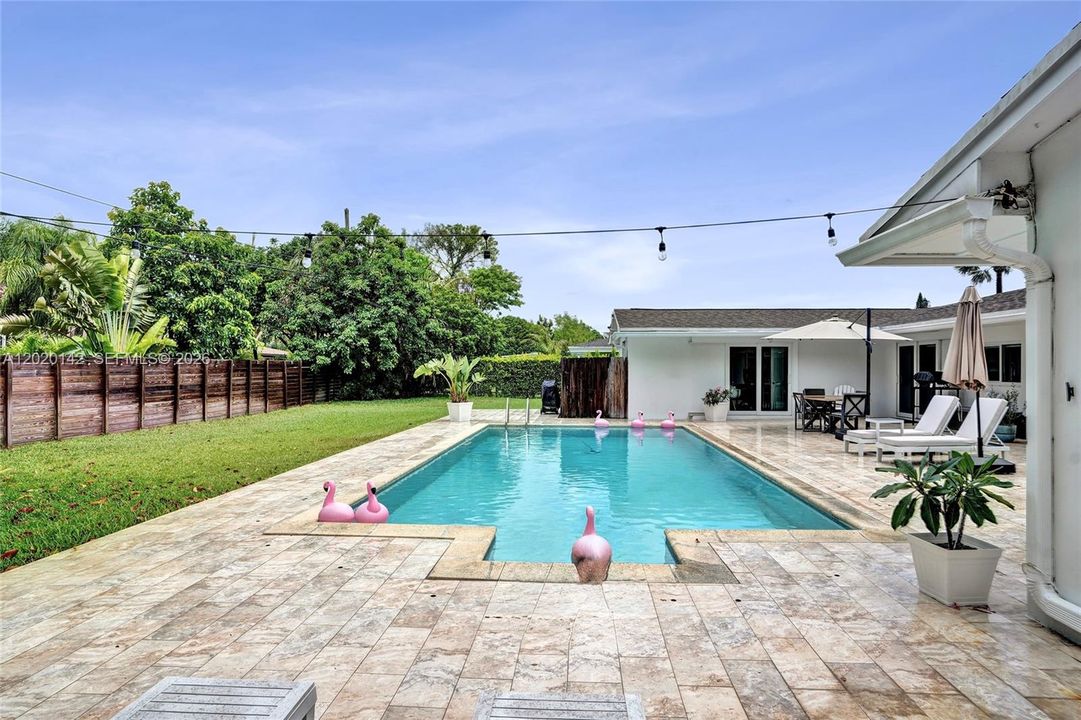 For Sale: $1,890,000 (5 beds, 3 baths, 2611 Square Feet)