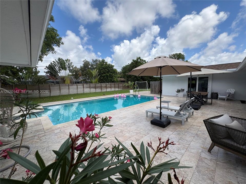 For Sale: $1,890,000 (5 beds, 3 baths, 2611 Square Feet)