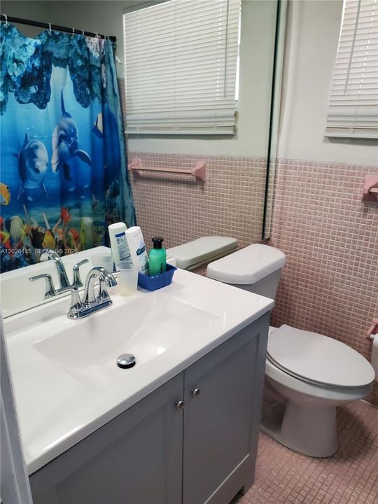 Activo con contrato: $1,500 (1 camas, 1 baños, 770 Pies cuadrados)