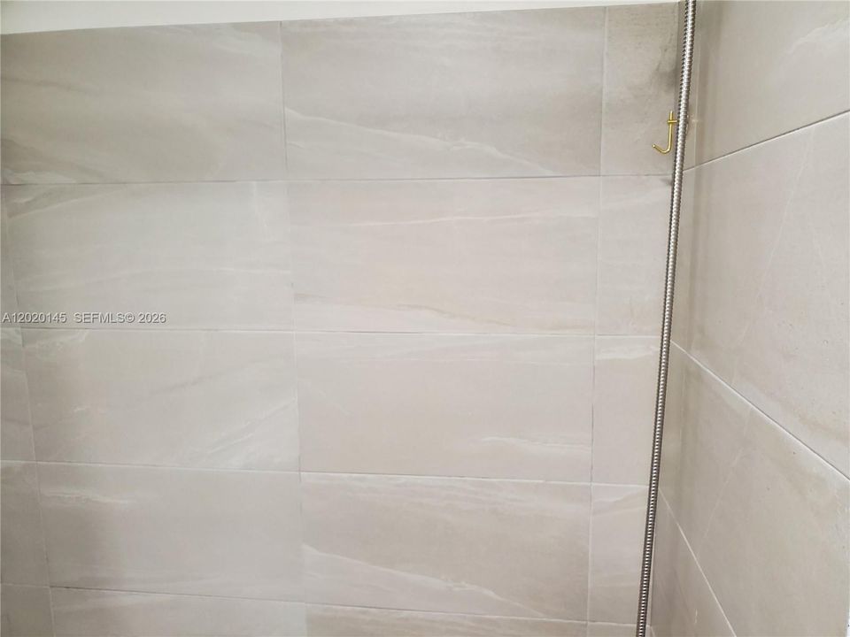 Activo con contrato: $1,500 (1 camas, 1 baños, 770 Pies cuadrados)