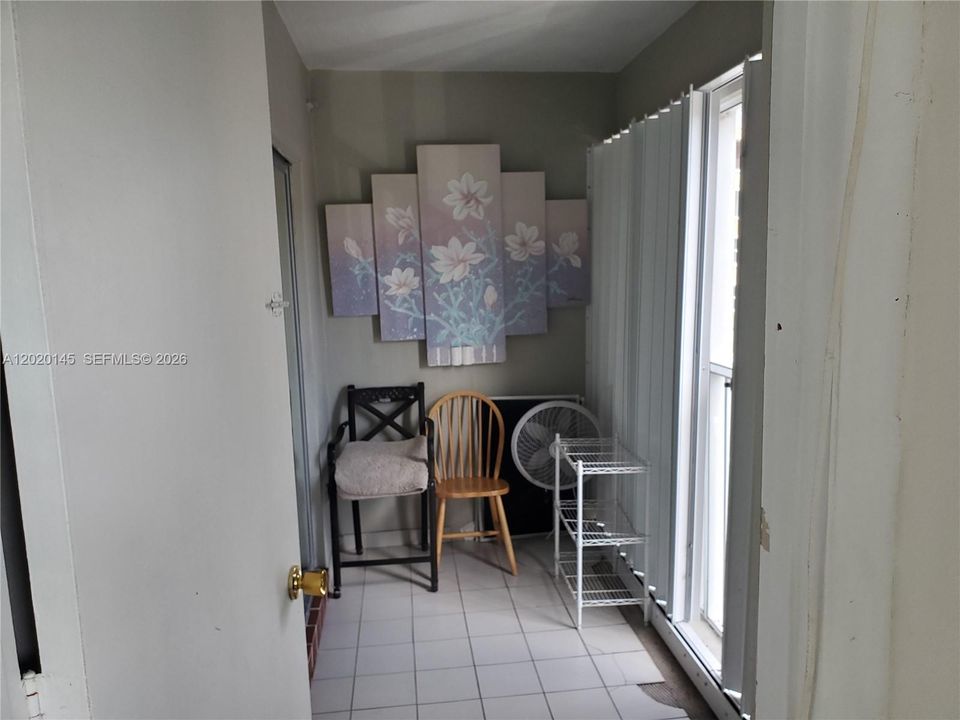 Activo con contrato: $1,500 (1 camas, 1 baños, 770 Pies cuadrados)