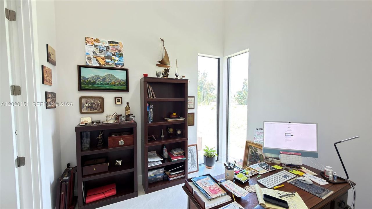 For Sale: $1,674,900 (3 beds, 2 baths, 2560 Square Feet)
