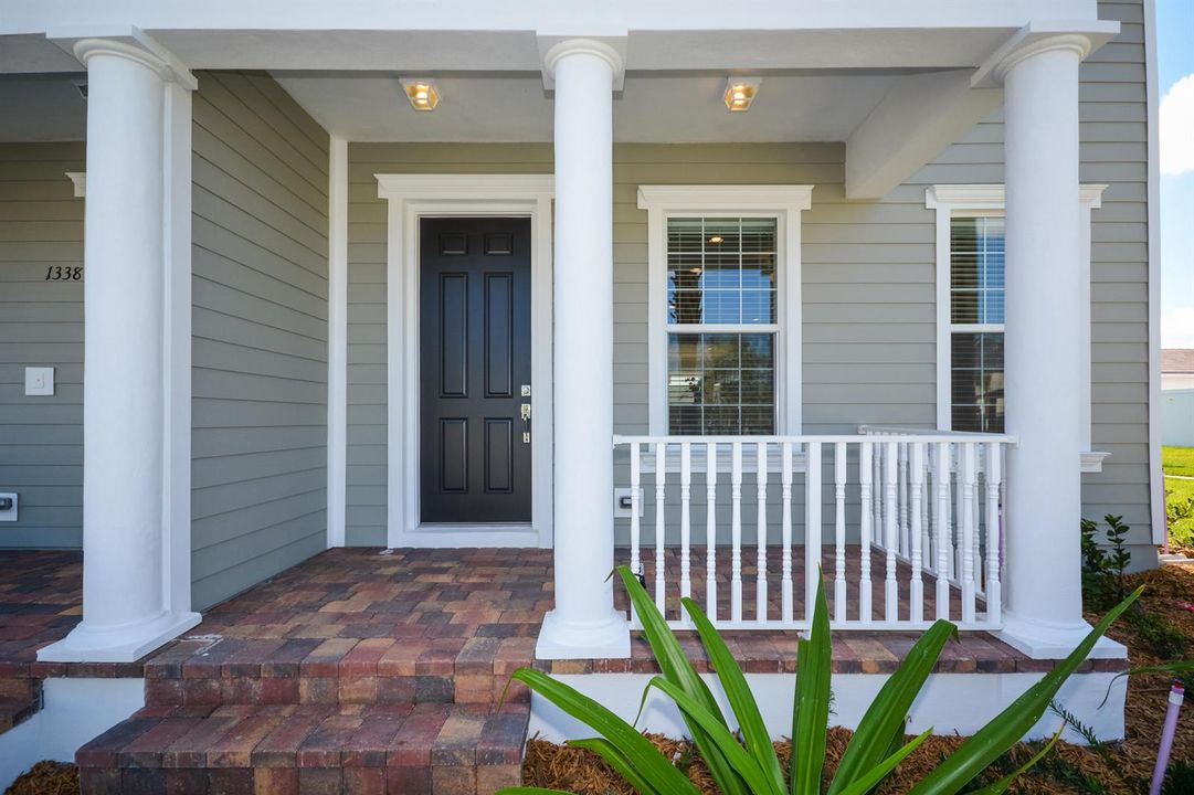 Front Porch 1432 Turnbridge