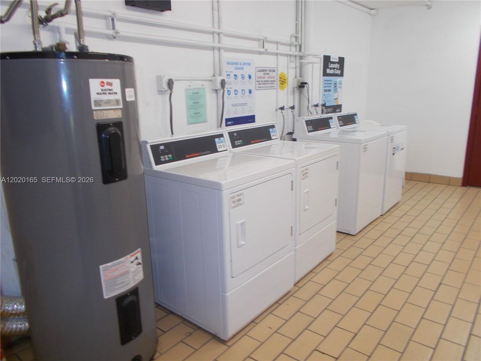 For Sale: $129,229 (1 beds, 1 baths, 685 Square Feet)