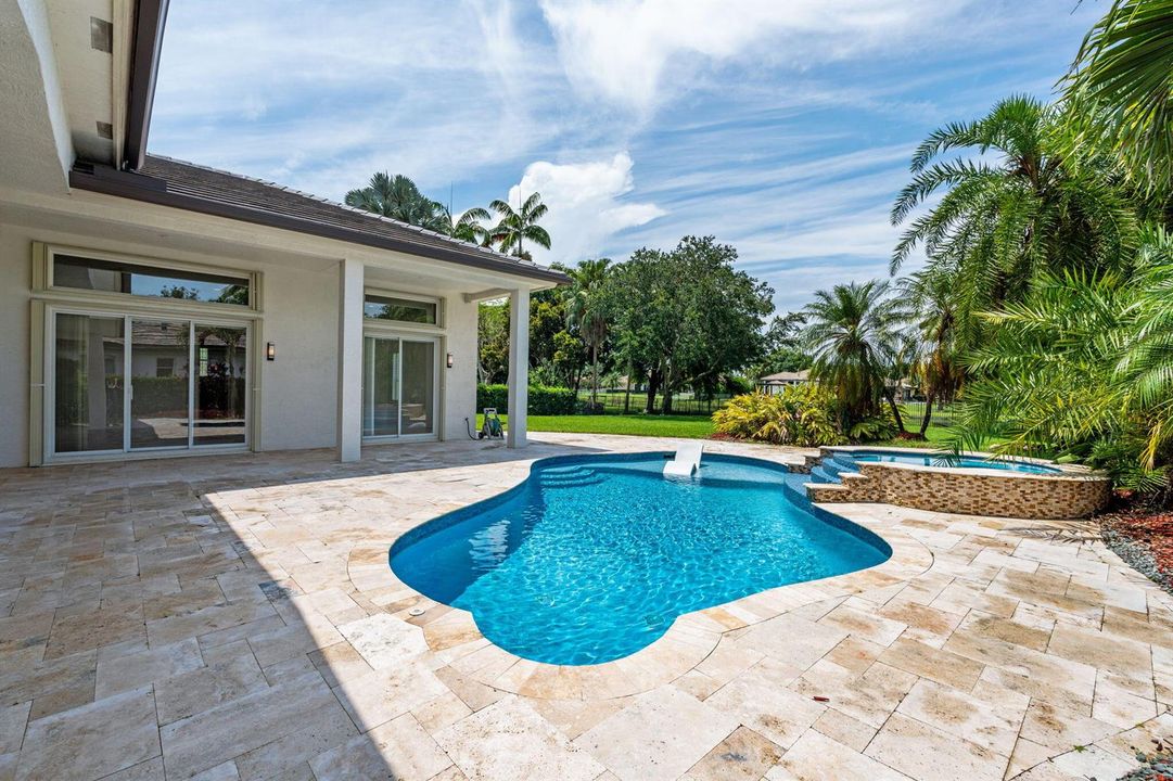 52-web-or-mls-A7406132