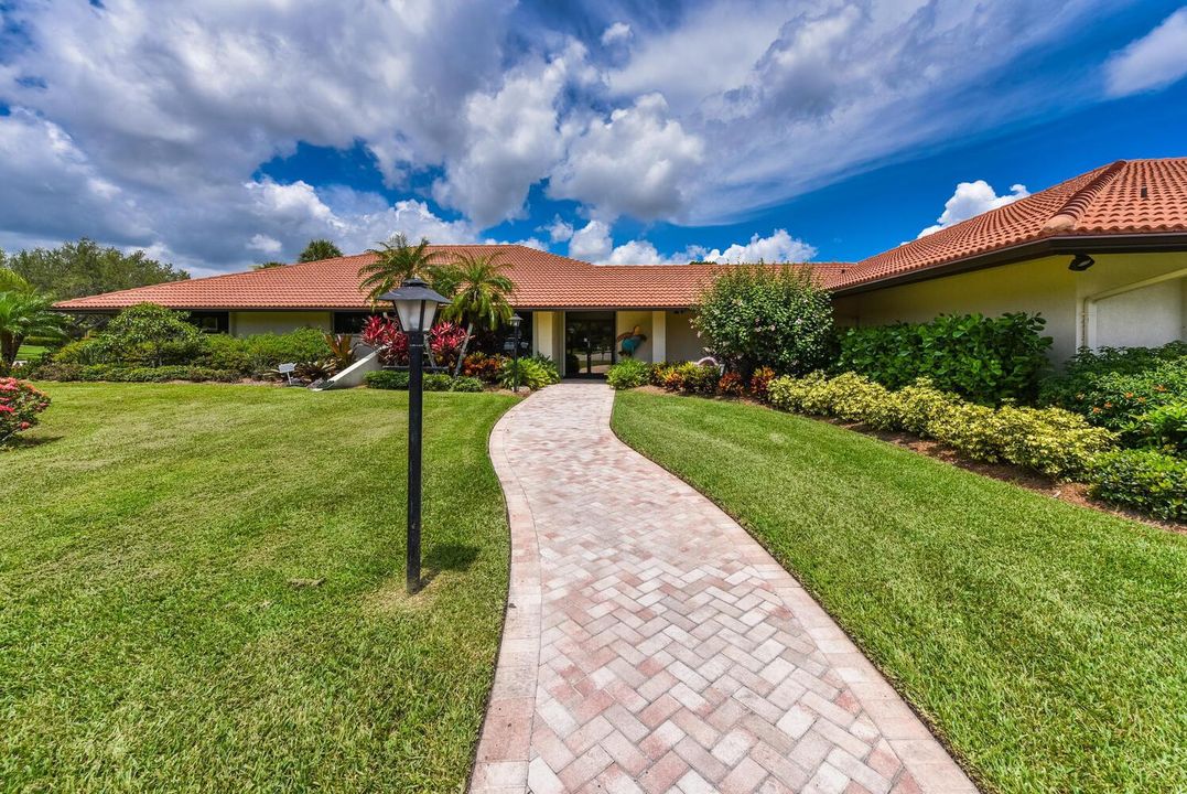 390 SW South River Dr Apt 202-large-012-