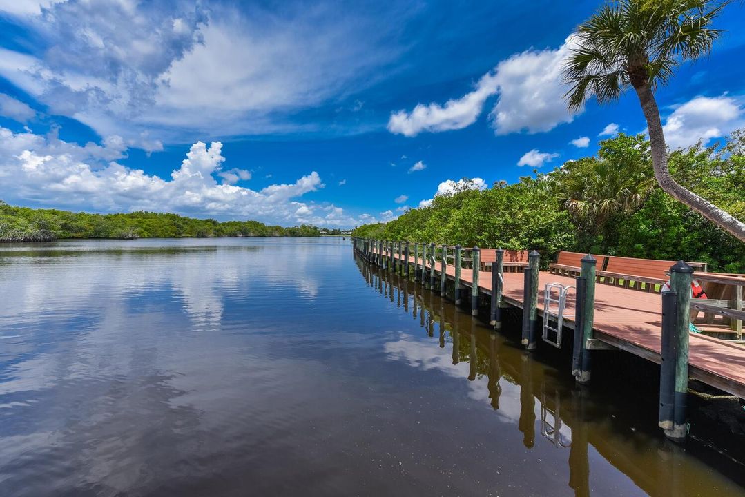 390 SW South River Dr Apt 202-large-004-
