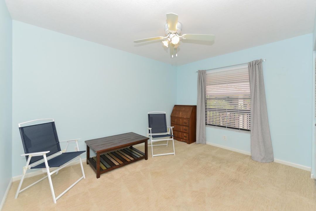390 SW South River Dr Apt 202-large-040-