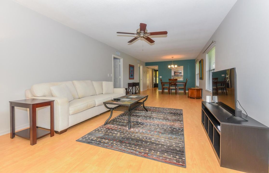 390 SW South River Dr Apt 202-large-048-