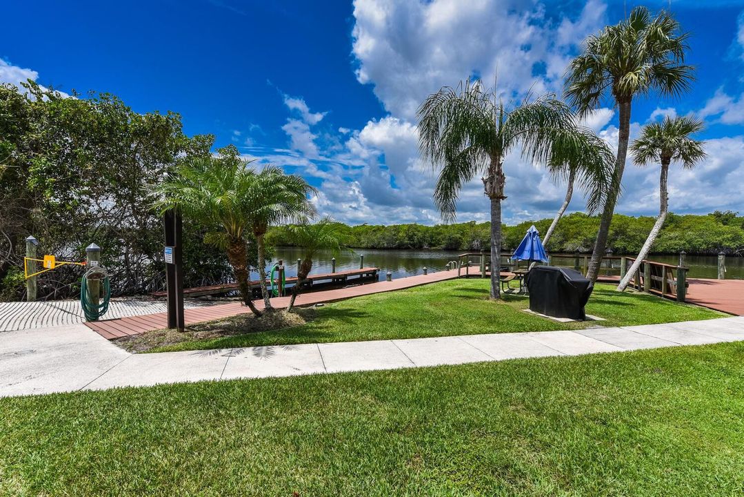 390 SW South River Dr Apt 202-large-007-