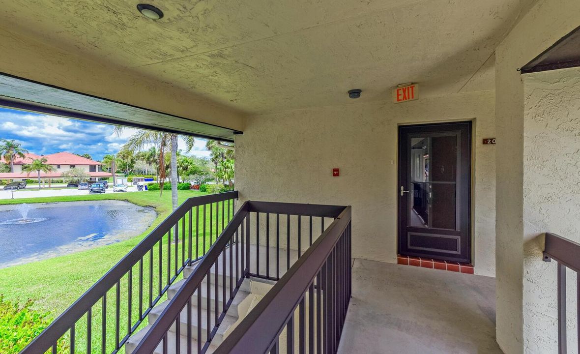 390 SW South River Dr Apt 202-large-021-