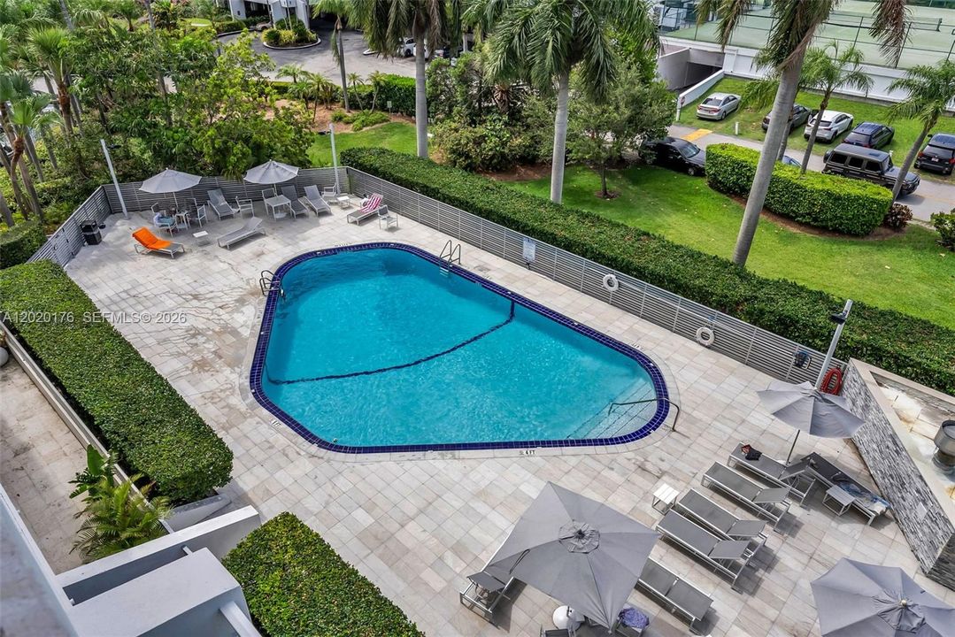 For Sale: $1,150,000 (2 beds, 2 baths, 1260 Square Feet)