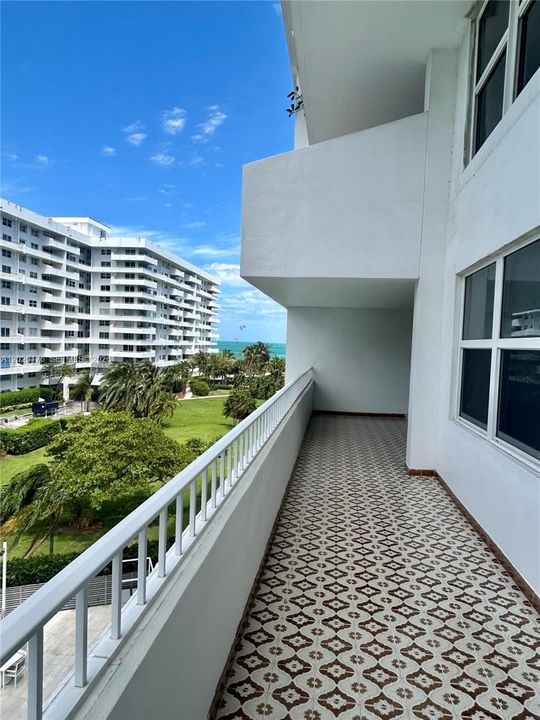 For Sale: $1,150,000 (2 beds, 2 baths, 1260 Square Feet)